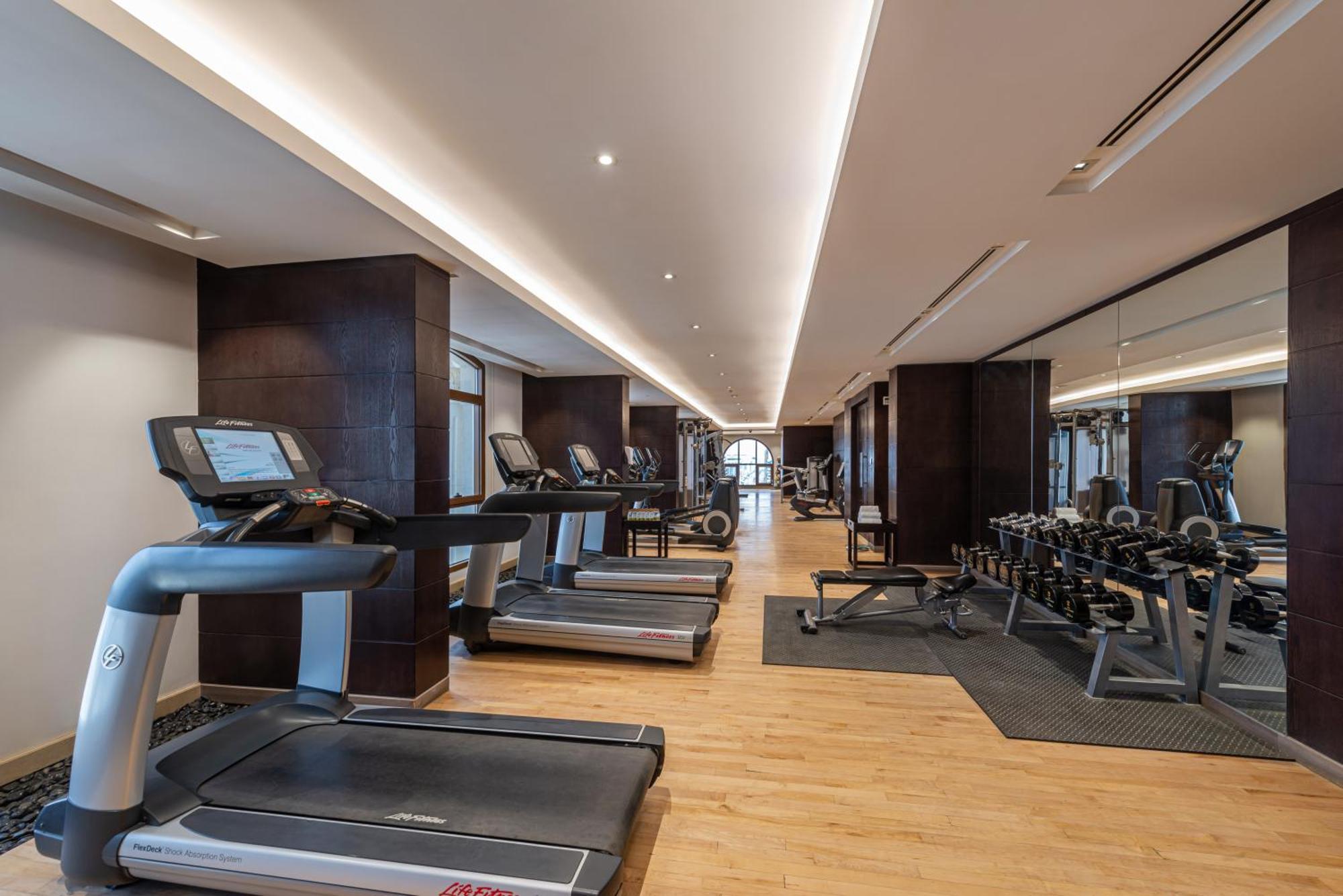 Narcissus Riyadh Hotel & Spa Exterior photo The gym at the hotel