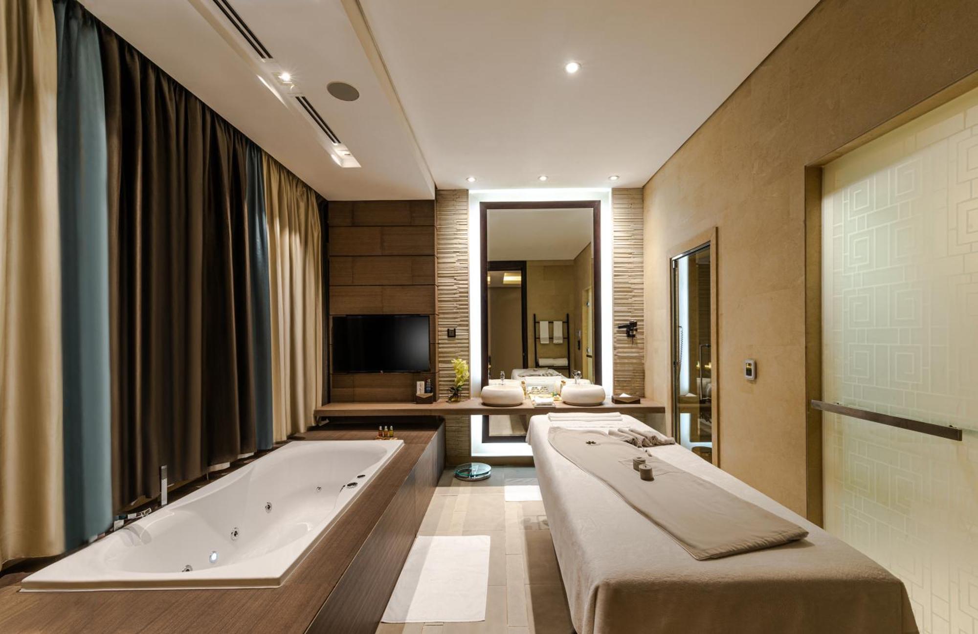 Narcissus Riyadh Hotel & Spa Exterior photo Spa at The Ritz-Carlton, Dubai